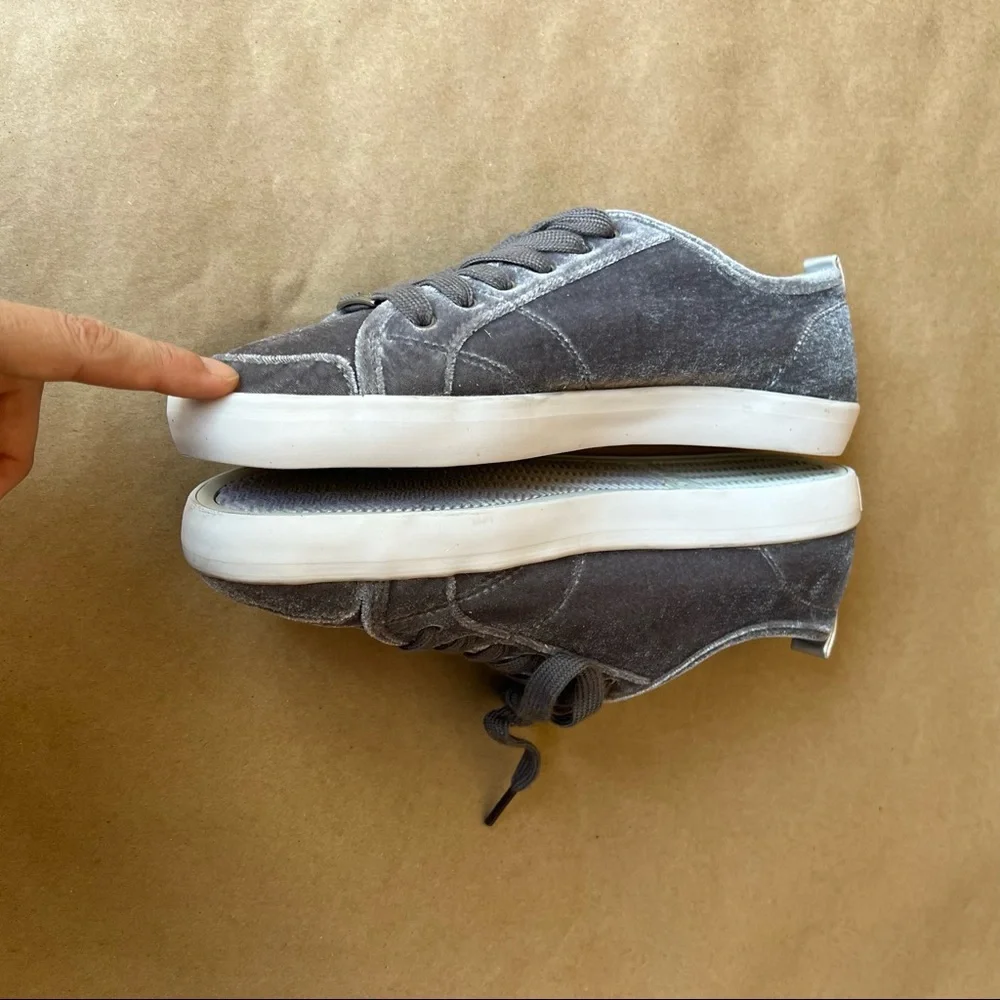 Guess Mallory Velvet Sneakers Size 7.5